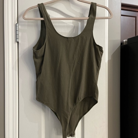 Garage bodysuit - Picture 2 of 4